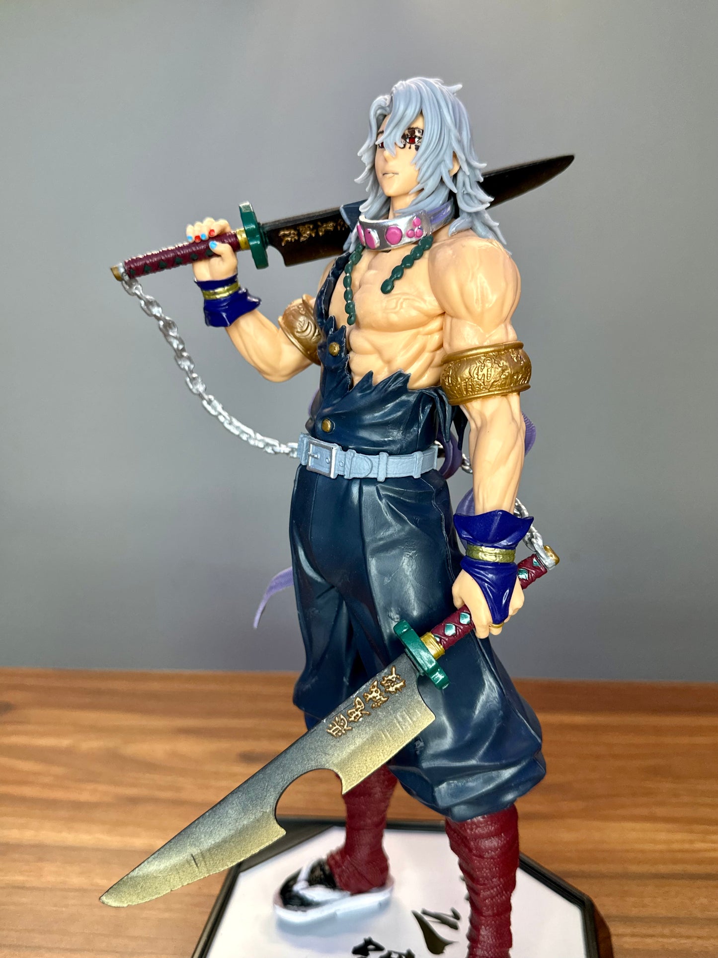 Tengen Uzui Action Figure